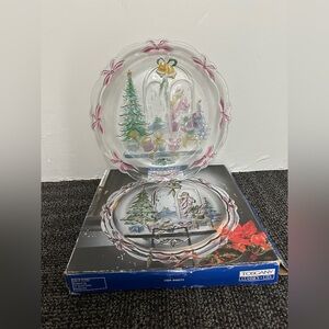 VTG Toscany Classics Christmas Joy Santa Window Scene 14" Round Platter
